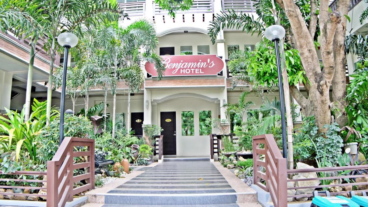 Villa Esmeralda Bryan'S Resort Hotel And Restaurant Palayan City Exterior foto